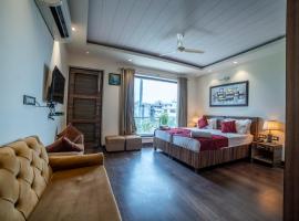 Saavi Hotel Golf Course, hotel in Sushant Lok, Gurgaon