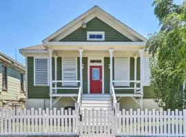 Galveston Victorian - Walk to the Strand and Beach