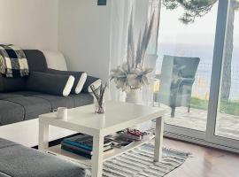 Fiesa-Piran beach house with free parking, διαμέρισμα σε Piran