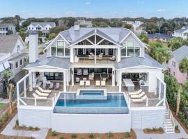 3108 Palm by AvantStay Oceanfront Private Pool Incredible Views, hotel with jacuzzis in Isle of Palms