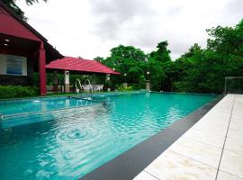 Athirappilly Rainland Resort, hotel en Athirappilly