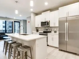New-Build Bloomington Apartment about 3 Mi to Downtown