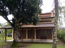 Casa em condomínio na Praia da Baleia, hotel in São Sebastião