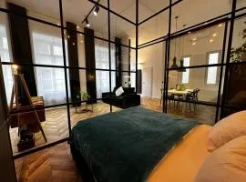 DEAK CENTRAL LOFT