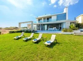 Luxury villa by the sea with heated pool