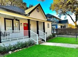 The Red Haven -Heart of EaDo HTX & NRG-
