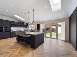 Luxury Modern Spacious House, hotel en Hull