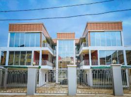 Ugos Luxury Apartments, hotel with parking in Jahi