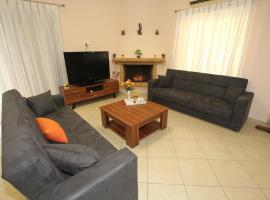 SPACIOUS COUNTRY APARTMENT, Hotel in Brauron