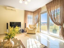 Sunny&cosy apart, Rafailovici，位于布德瓦的酒店