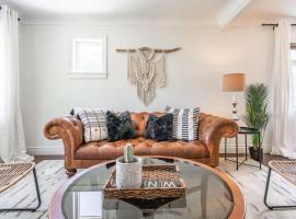 Boho Inspired NOTL Wine Country Private Home for 2: Niagara on the Lake şehrinde bir otel