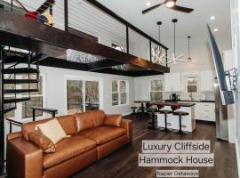 Luxury Cliffside Hammock House、Wellingtonのホテル
