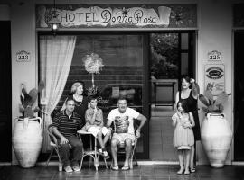 Hotel Donna Rosa, hotel v destinaci SantʼAlessio Siculo