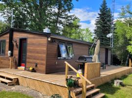 24 Vern Court, vacation home in Kawartha Lakes