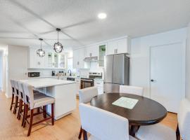Cozy North Carolina Retreat Near Fishing and Boating, hotel v destinaci Washington
