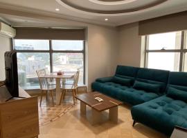 Crescent of the Lake Luxury Apartment, hotel din Tunis