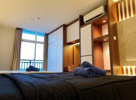 SLEPTOPIA PREMIUM UNIT WITH TWIN QUEEN BED, holiday rental in Nagoya