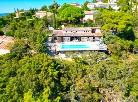 Villa Crystal River, piscine privée & vue mer sur Golfe de Saint Tropez, holiday rental in Saint-Peïre-sur-Mer