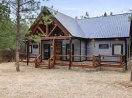 Lone Pine Lodge. Brand new! 2 bedroom luxury cabin.