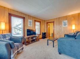 Easthampton Vacation Rental Near Mill Buildings!, hotel with parking in Easthampton