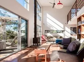 Mr Wooden Box Bush Retreat 5 minutes from the CBD