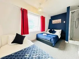 Best location,4-br house,Churchill square car park & sea-2 min, Brighton conference centre 3 min, shops, restaurants, i-360, pier - walking distance