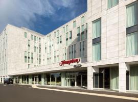 Hampton By Hilton London Stansted Airport, hotel cerca de Aeropuerto de Londres - Stansted - STN, 