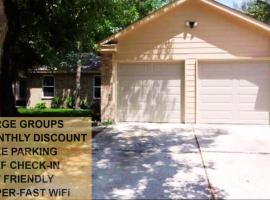 House 3 years old, Close to mall, Restaurants, IAH, hotel v destinaci Humble