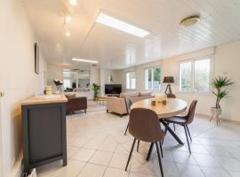 Le Gué Sourdeau: 150m² 5 min from Futuroscope, hotel i Chasseneuil-du-Poitou