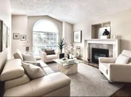 Monthly Furnished Bright Beautiful 3bedroom Suite