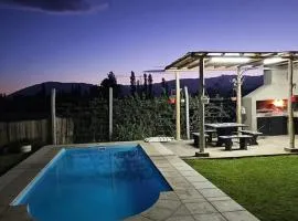 ANJANA Cabaña con pileta y vista a la pre cordillera