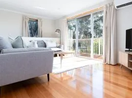 Beautiful Sunny Home: Close to the CBD & Gorge