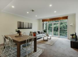 Modern apartment in the heart of Canberra, family hotel in Kingston 