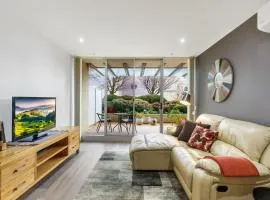 MadeComfy Spacious Canberra Living with Courtyard