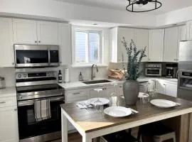 New and Cozy Cottage Minutes to Blue Mountain
