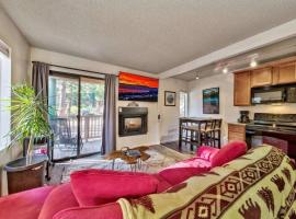 Private/Cozy Kings Beach Retreat: Tahoe Vista şehrinde bir otel