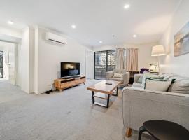 Central 2-bed Apartment with Pool, Gym and Spa, spahotel i Canberra