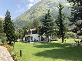 Shamshi에 위치한 호텔 Smile Resort , Himachal Pradesh