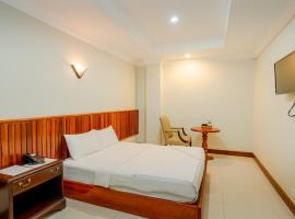 Holiday Hotel, hotel in Kampong Speu