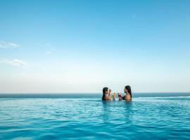 Triton Prestige Seaview and Spa: Maafushi şehrinde bir otel