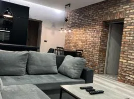 Raciborska Royal Apartment - miejsce parkingowe na parkingu strzeżonym