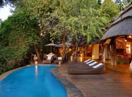 Motswiri Private Safari Lodge, hotel dengan kolam renang di Madikwe Game Reserve