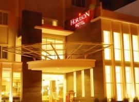 Hotel Horison Kendari, hotel en Puunggolaka