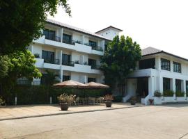 Baan Nan Hotel, מלון ליד נמל התעופה נאן נאקון - NNT, נאן
