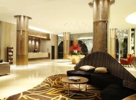 Hotel Santika Premiere Kota Harapan Indah、Tanahapitのホテル