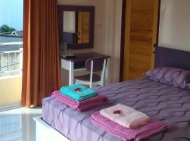 V-House Hotel, hotel in Trang