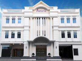 Hotel Astoria، فندق في Lampung