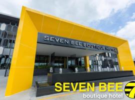 Seven bee boutique hotel: Surin şehrinde bir otel