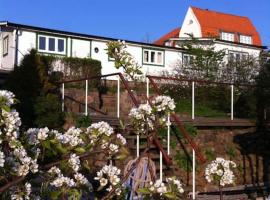 Cottage by the ocean, hotel di Ängelholm