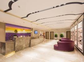 Lavande Hotels Urumqi Xinmin West Street Hongda Plaza, хотел близо до Летище Diwopu - URC, Урумки